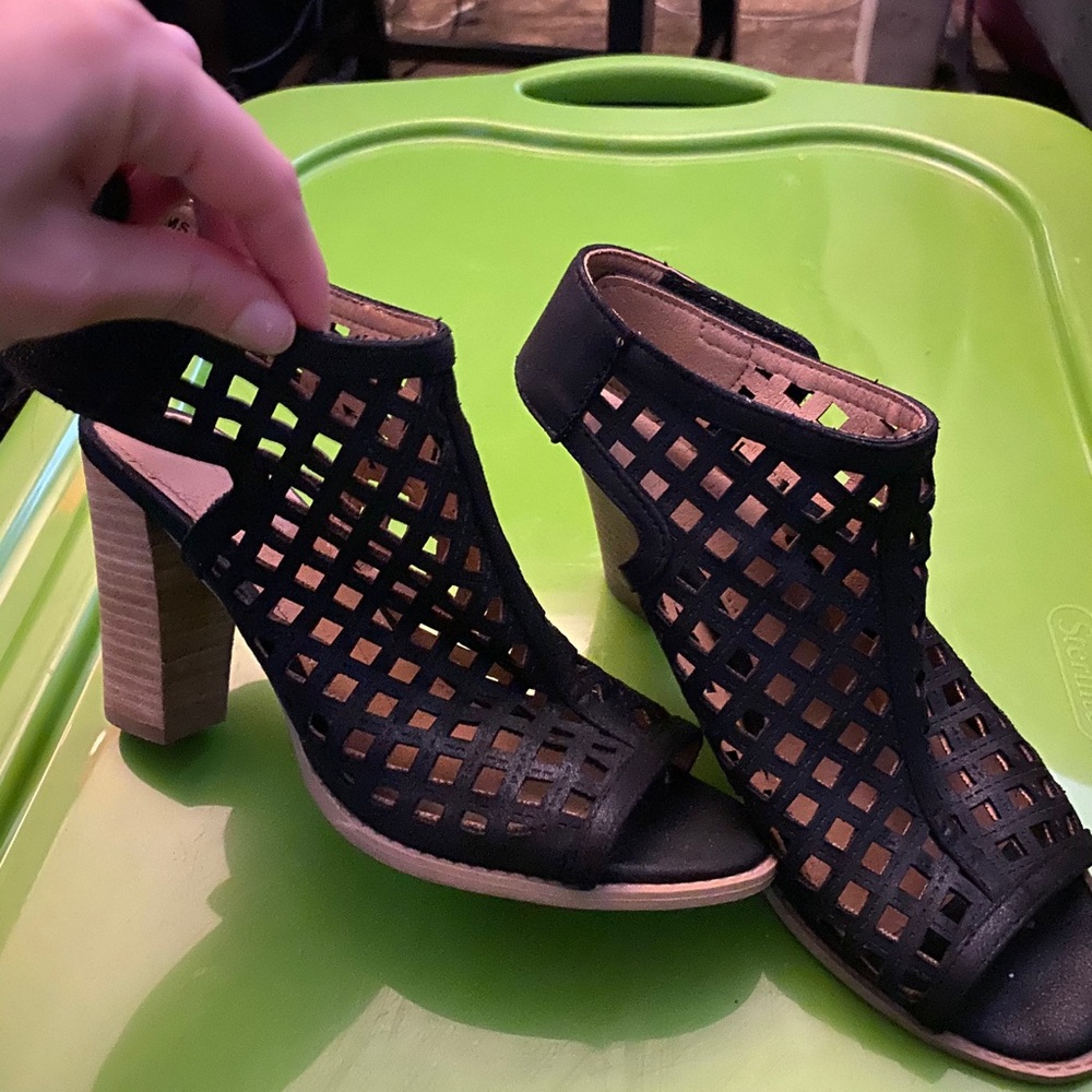 Black open toe heels